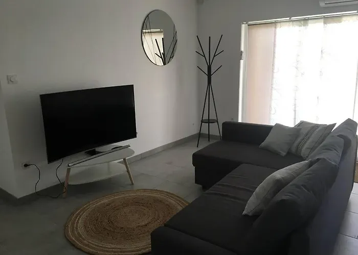 Gite Lumineux Et Confortable Dans Un Mas Provencal